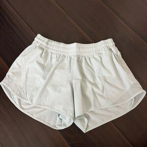 Lululemon hotty hot shorts 4 in